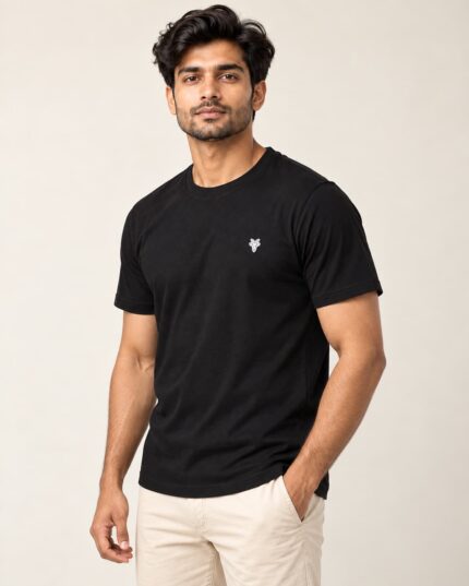 Sansiro Minimal Emblem Crew Neck T-Shirt - Black featured product view